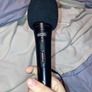 Black Tonor microphone